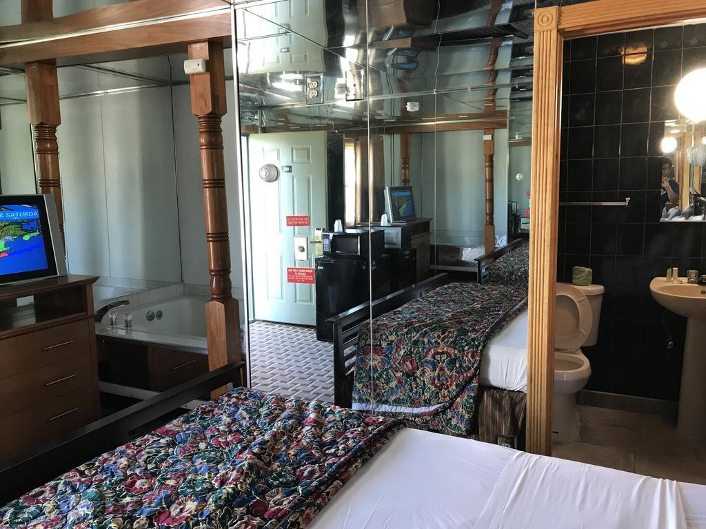 Dartmouth Capri Motel מראה חיצוני תמונה